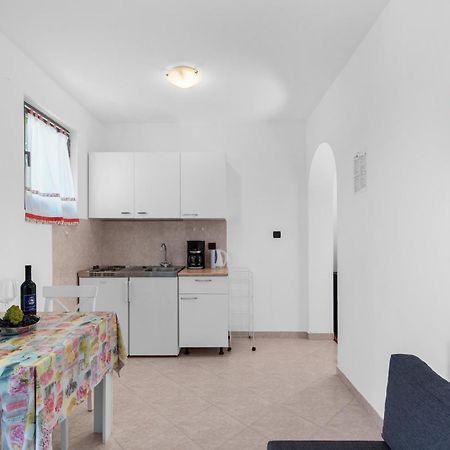 Apartments Villa Falcon Funtana Dış mekan fotoğraf