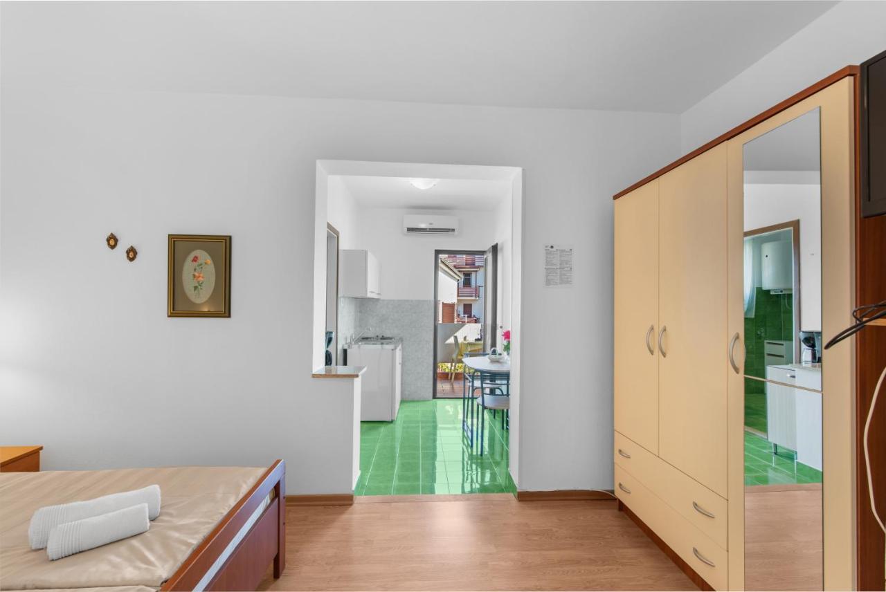 Apartments Villa Falcon Funtana Dış mekan fotoğraf