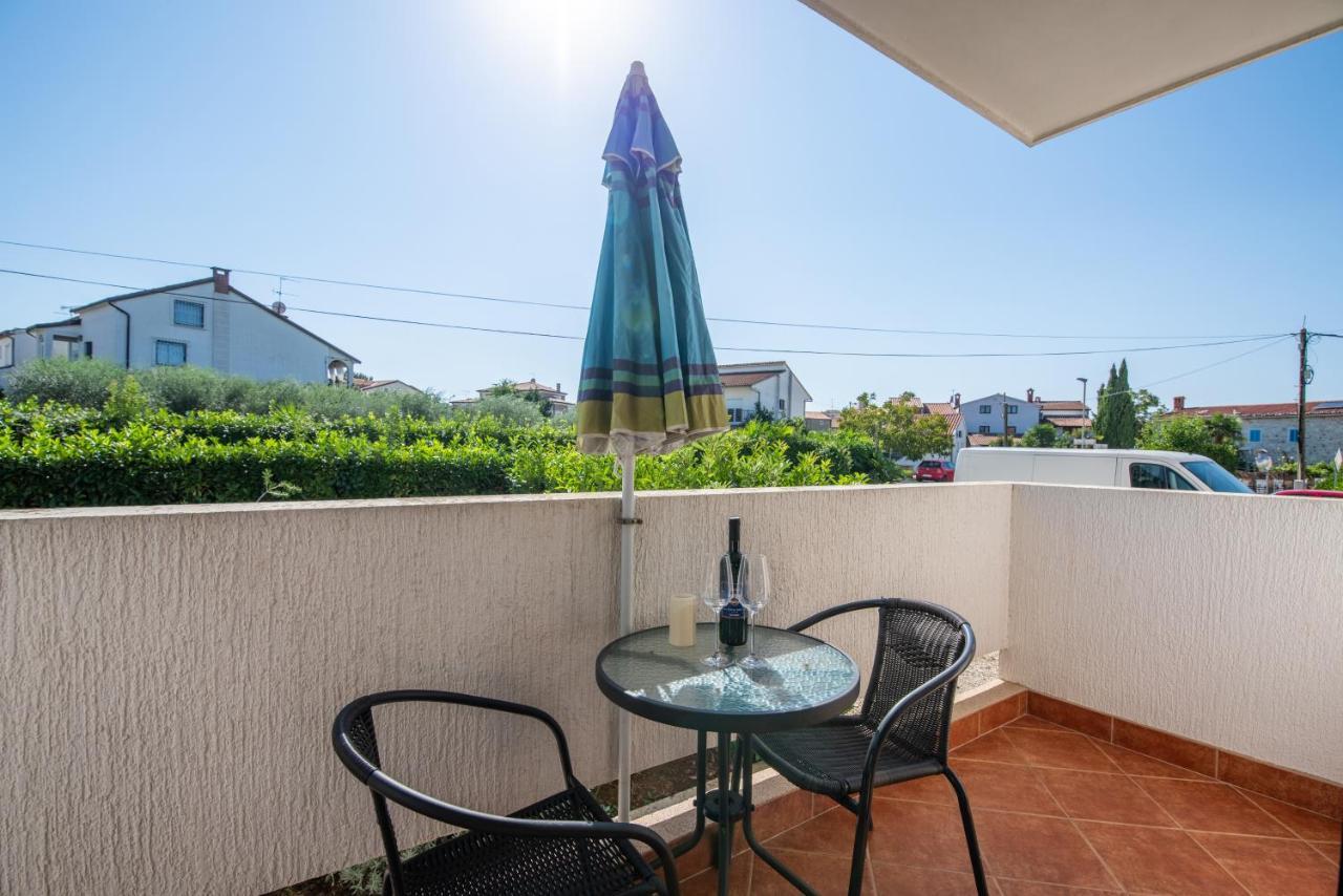 Apartments Villa Falcon Funtana Dış mekan fotoğraf