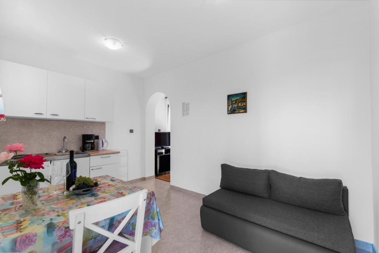Apartments Villa Falcon Funtana Dış mekan fotoğraf