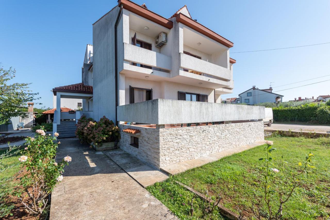Apartments Villa Falcon Funtana Dış mekan fotoğraf