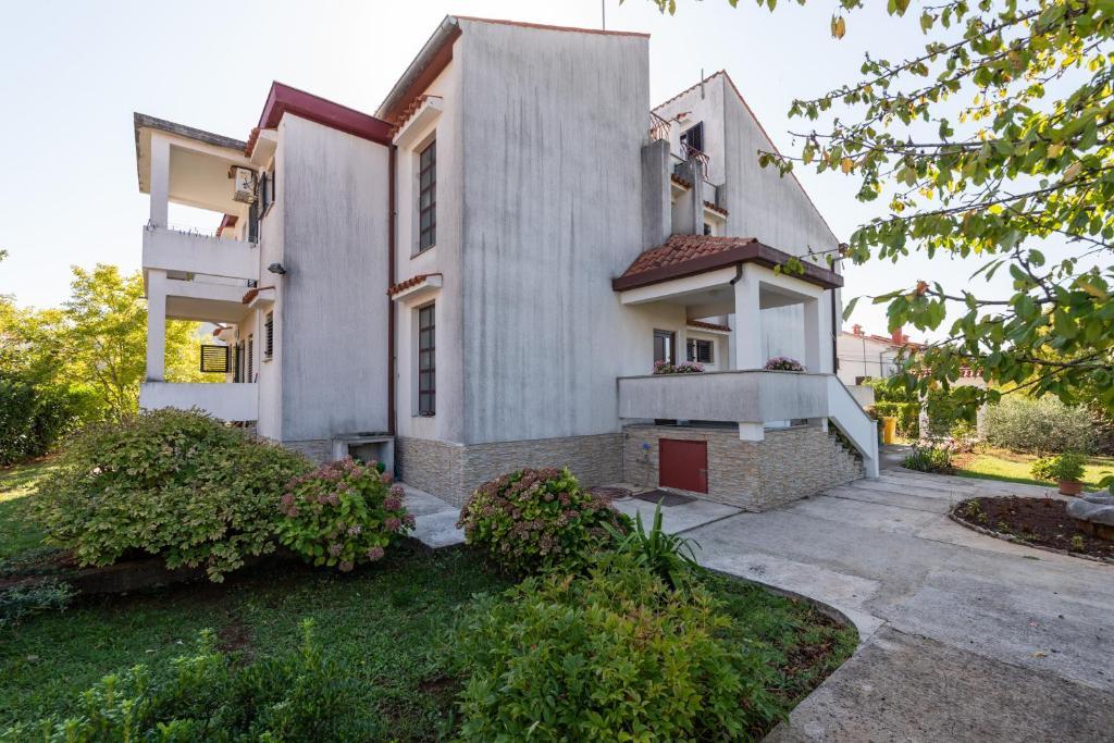 Apartments Villa Falcon Funtana Dış mekan fotoğraf