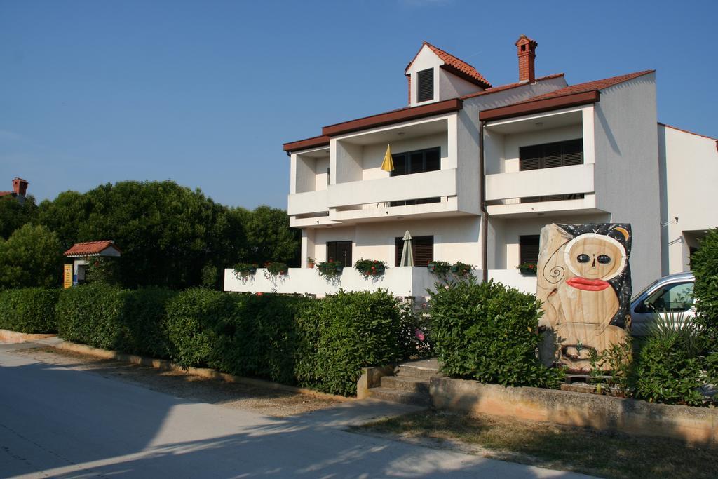 Apartments Villa Falcon Funtana Dış mekan fotoğraf